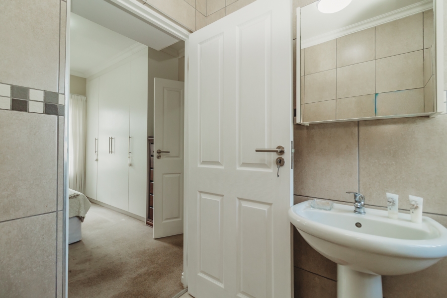1 Bedroom Property for Sale in Blue Mountain Village Western Cape